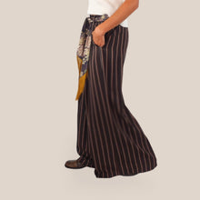 Carica l'immagine nel visualizzatore di Gallery, Dixie pantalone marrone palazzo gessato elastico retro cintura foulard  100% viscosa Art PDTP2EBA
