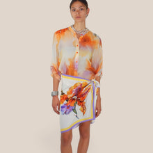 Carica l'immagine nel visualizzatore di Gallery, Haveone camicia over stampa fiore arancia 85% lyocell Art CVS-Q503
