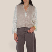 Carica l'immagine nel visualizzatore di Gallery, Philia Loft gilet inserti pizzo alpaca Art D03E0284
