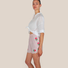 Carica l'immagine nel visualizzatore di Gallery, Haveone shorts ricamo rose elastico vita 59% viscosa 12% lino Art PVS-Q641
