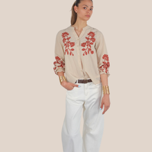Carica l'immagine nel visualizzatore di Gallery, Philia Loft camicia con ricamo 100% cotone Art D02N0818

