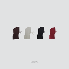Carica l'immagine nel visualizzatore di Gallery, Vicolo Balaclava 40% viscosa 25% lana 5% cashmere Art 77313F
