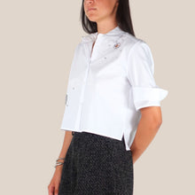 Carica l'immagine nel visualizzatore di Gallery, Vicolo camicia applicazioni strass attorno a foro 55% cotone Art RAC0028

