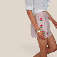Carica l'immagine nel visualizzatore di Gallery, Haveone shorts ricamo rose elastico vita 59% viscosa 12% lino Art PVS-Q641
