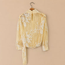 Carica l'immagine nel visualizzatore di Gallery, Tensione in Blusa in pizzo Art HF418
