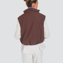 Carica l'immagine nel visualizzatore di Gallery, Bomber smanicato elastico fondo
