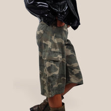 Carica l'immagine nel visualizzatore di Gallery, Vicolo bermuda camouflage con tasche 100% cotone Art DAC5269
