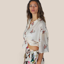 Carica l'immagine nel visualizzatore di Gallery, Tensione in camicia over mussola stampa scimmie 78% cotone 22% seta Art 39857
