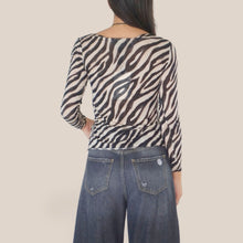 Carica l'immagine nel visualizzatore di Gallery, Haveone maglia zebrata 80% viscosa 10% cashmere 5% lana Art MVL-R226
