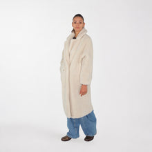 Carica l'immagine nel visualizzatore di Gallery, Haveone cappotto teddy panna Art KCT-R026
