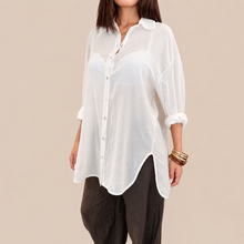 Carica l'immagine nel visualizzatore di Gallery, Tensione in camicia over voile 100% cotone Art F8021C35
