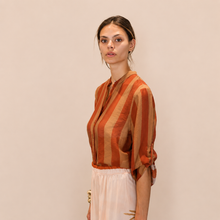 Carica l'immagine nel visualizzatore di Gallery, Haveone camicia over rigata tabacco rosso 85% lyocell Art CVS-Q422

