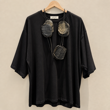Carica l'immagine nel visualizzatore di Gallery, Philia Loft T-Shirt Oversize Con Collana Art R03L0349
