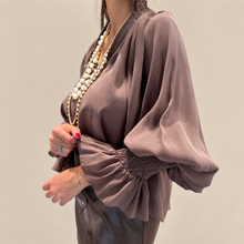 Carica l'immagine nel visualizzatore di Gallery, Philia Loft camicia scollo V 97% viscosa Art V02A0743
