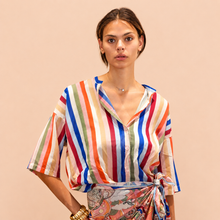 Carica l'immagine nel visualizzatore di Gallery, Tensione in camicia over rigata arcobaleno mussola 100% cotone Art PE260487
