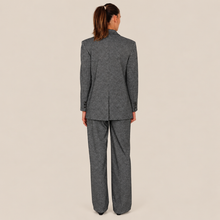 Carica l'immagine nel visualizzatore di Gallery, Tensione in blazer over con spille strass Art 27B6864 ( pantalone Art 27P6862 gonna Art 27G6865 )
