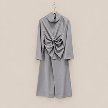 Carica l'immagine nel visualizzatore di Gallery, Vicolo completo camicia over gessata con pantalone palazzo gessato elastico vita 35% viscosa Art TAC1587

