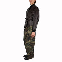 Carica l'immagine nel visualizzatore di Gallery, Tensione in pantalone cargo camouflage 97% cotone Art 37686
