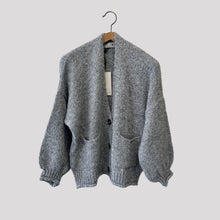 Carica l'immagine nel visualizzatore di Gallery, Haveone cardigan over 3 bottoni Art JIT-P020
