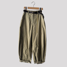 Carica l'immagine nel visualizzatore di Gallery, Haveone pantalone baloon con cintura e catena 100% cotone Art PVS-Q169
