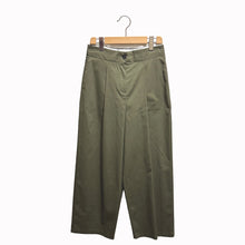 Carica l'immagine nel visualizzatore di Gallery, Tensione in pantalone palazzo pinces 98% cotone Art 26P4516 ( blazer 26B4542 )
