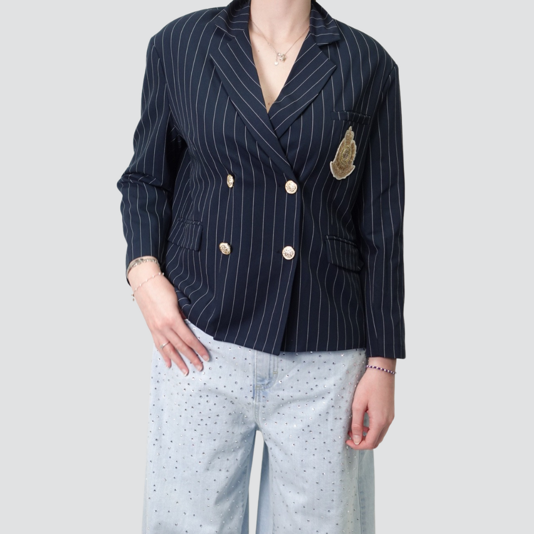 Tensione in giacca gessata over foderata con cappellino patch Art 25B7144