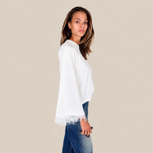 Carica l'immagine nel visualizzatore di Gallery, Vicolo t-shirt over manica ampia con pizzo 100% cotone Art RAC0359

