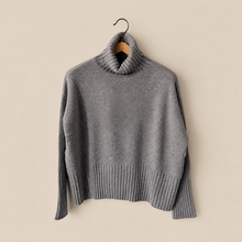 Carica l'immagine nel visualizzatore di Gallery, Tensione in maglia collo alto 100% lana Art WL938

