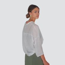 Carica l&#39;immagine nel visualizzatore di Gallery, Tensione in camicia misto seta Art S25CB38
