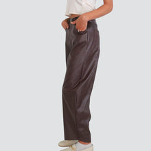 Carica l&#39;immagine nel visualizzatore di Gallery, Vicolo pantalone ecopelle balloon con cintura Art TF0709
