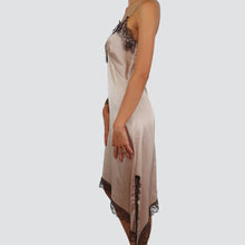 Carica l&#39;immagine nel visualizzatore di Gallery, Vicolo abito satin con pizzo fondo asimmetrico 97% viscosa Art TF1087

