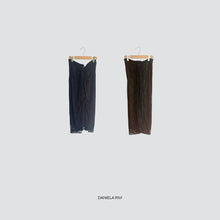 Carica l&#39;immagine nel visualizzatore di Gallery, Tensione in gonna pizzo con nodo spacco laterale Art FW250027
