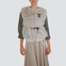 Carica l&#39;immagine nel visualizzatore di Gallery, Philia Loft eco-pelliccia con manica militare spilla e cintura Art D01E0598
