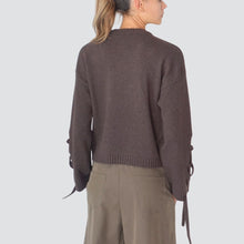 Carica l'immagine nel visualizzatore di Gallery, Vicolo maglia manica lacci 40% viscosa 25% lana 55 cashmere Art 77202F
