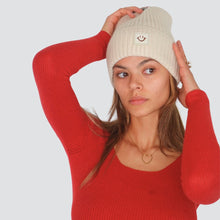 Carica l'immagine nel visualizzatore di Gallery, Susy Mix cuffia con smile 25% angora Art HAT0914
