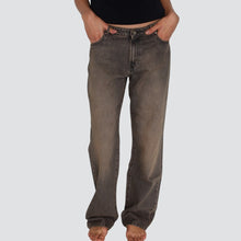Carica l'immagine nel visualizzatore di Gallery, Vicolo jeans Alex effetto sabbiato 100% cotone Art DF5303
