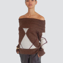 Carica l'immagine nel visualizzatore di Gallery, Tensione in maglia rombi scollo shiffer lana mohair Art 25A1075
