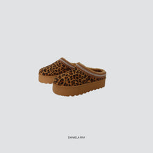 Carica l'immagine nel visualizzatore di Gallery, Susy Mix sabot eco-pelliccia maculato suola 4 cm Art 1002
