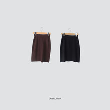 Carica l'immagine nel visualizzatore di Gallery, Vicolo mini gonna maglia 40% viscosa 25% lana 5% cashmere Art 77319F (maglia 55193F)
