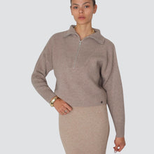 Carica l'immagine nel visualizzatore di Gallery, Dixie maglia over costina collo alto con zip 100% lana Art M833Y124X
