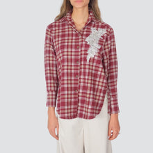 Carica l'immagine nel visualizzatore di Gallery, Haveone camicia over applicazione strass 65% cotone spacchi laterali Art CVI-P156

