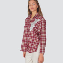 Carica l'immagine nel visualizzatore di Gallery, Haveone camicia over applicazione strass 65% cotone spacchi laterali Art CVI-P156
