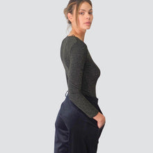 Carica l'immagine nel visualizzatore di Gallery, Vicolo body lurex oro scollo V con spallini Art UR0121
