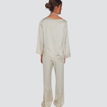Carica l'immagine nel visualizzatore di Gallery, Tensione in pantalone satin palazzo Art 38255
