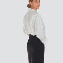 Carica l'immagine nel visualizzatore di Gallery, Tensione in camicia over con applicazione 100% cotone Art W25CC51
