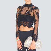Carica l'immagine nel visualizzatore di Gallery, Tensione in blusa pizzo collo cratere Art W25TC48
