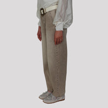 Carica l'immagine nel visualizzatore di Gallery, Vicolo jeans barrel sabbiato 99% cotone Art DAB5180
