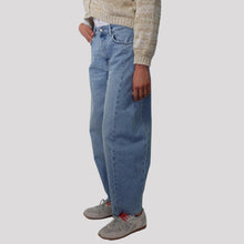 Carica l'immagine nel visualizzatore di Gallery, Vicolo jeans Chiara baloon 100% cotone Art DAB5247
