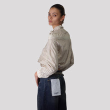 Carica l'immagine nel visualizzatore di Gallery, Philia Loft camicia rigata con fiocco inserto pizzo elastico fondo 71% cotone Art V02A0339
