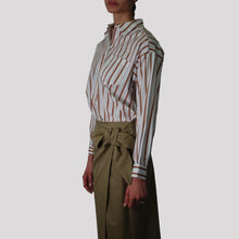 Carica l'immagine nel visualizzatore di Gallery, Tensione in camicia over rigata con taschina 100% cotone Art S26C304
